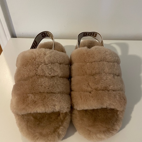 NWT UGG Women's Fluff Yeah Slide Sandal - Picture 4 of 4